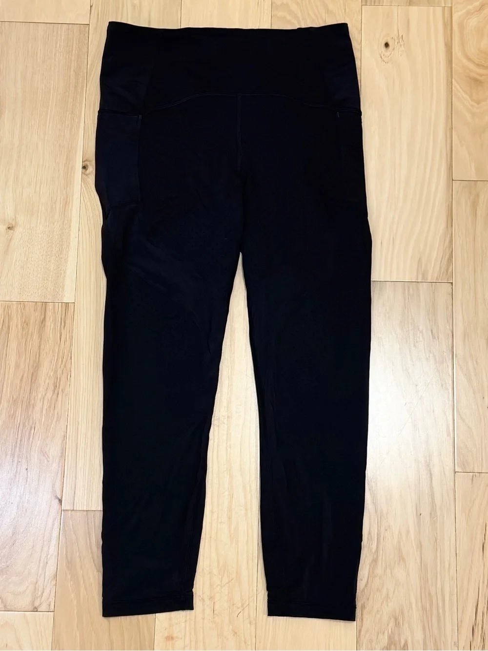 Lululemon Women’s Uncovered Strength High-Rise Crop Tights 23